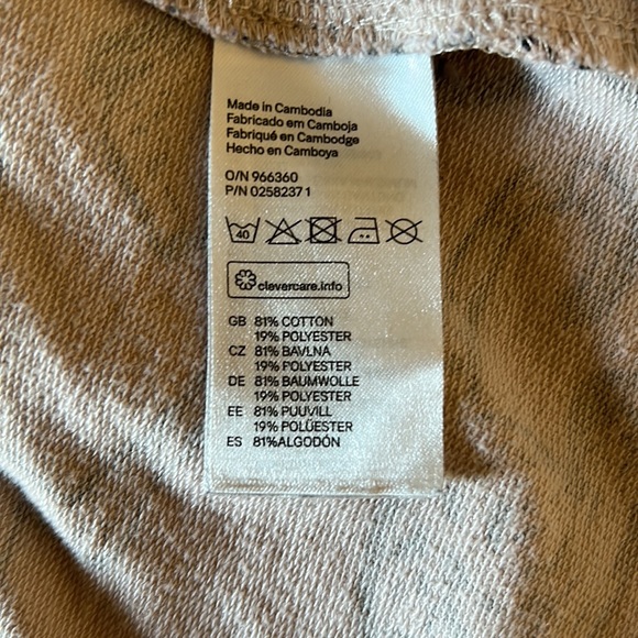 H&M Cheetah Top - Picture 6 of 7